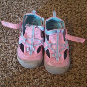 Oshkosh water shoes